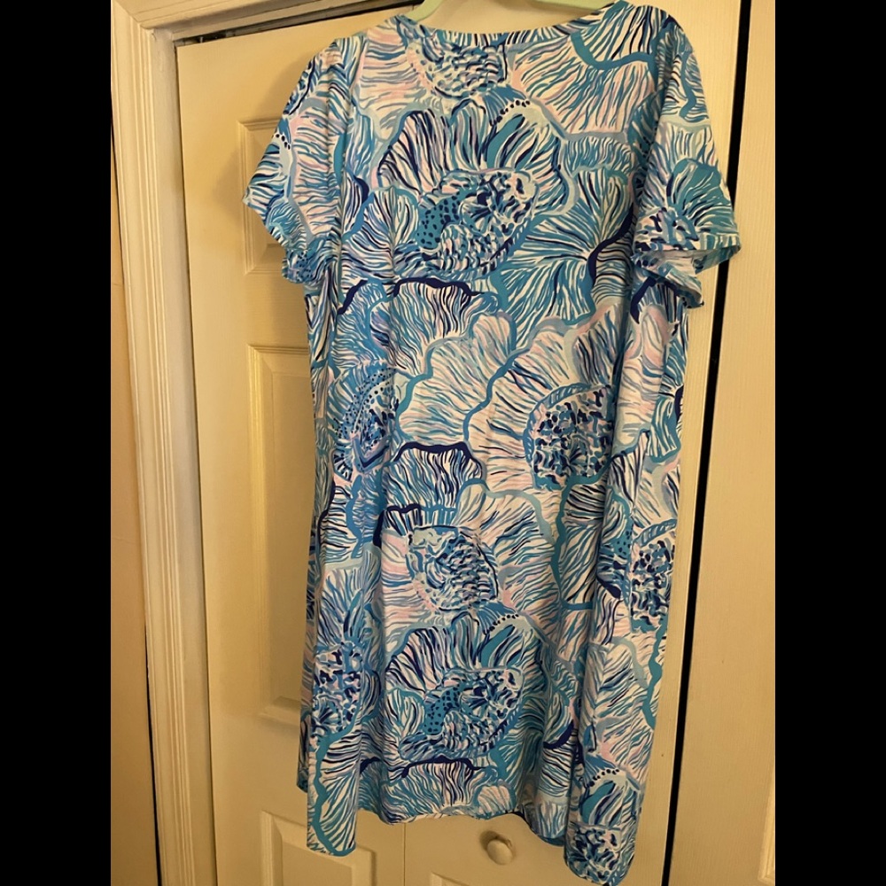 Lilly a Pulitzer Cody T-Shirt dress. Excellent condition. Size XXL